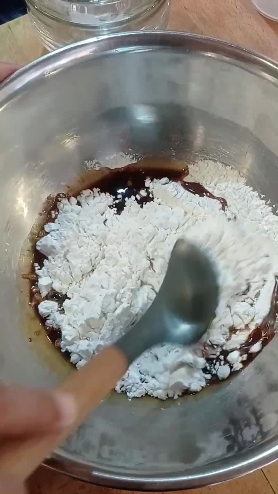 Foto langkah ke 6 dari resep Kue cincin gula merah.