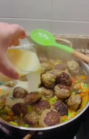 Foto del paso 5 de la receta Albóndigas a la jardinera 👩‍🌾