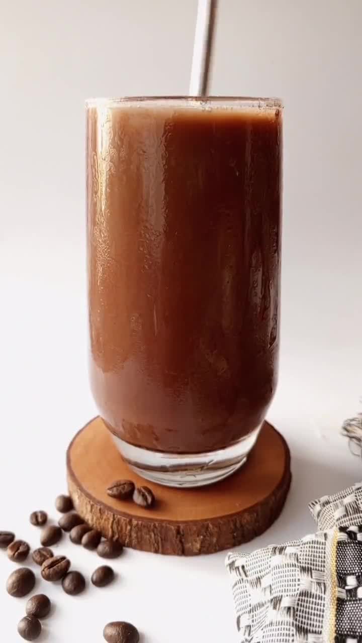 Foto langkah ke 3 dari resep Iced Creamy Choco Coffee.