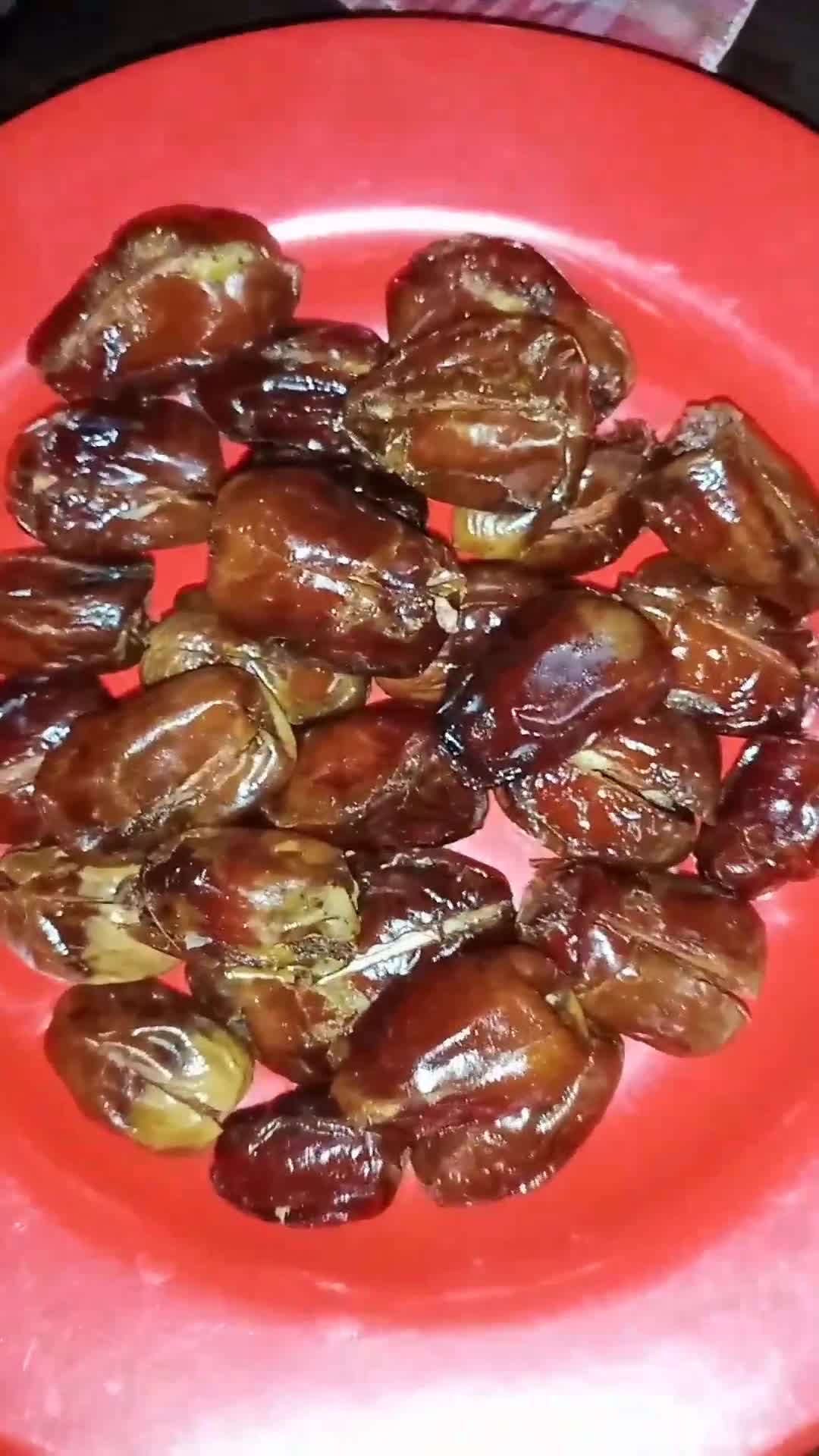 Foto langkah ke 2 dari resep Kurma Coklat Almond.