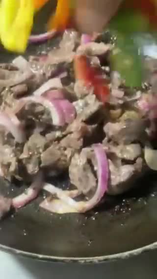 Foto del paso 4 de la receta: Fajitas gri🍴una especialidad de mi casa hecho en México Mexican curios 🥑