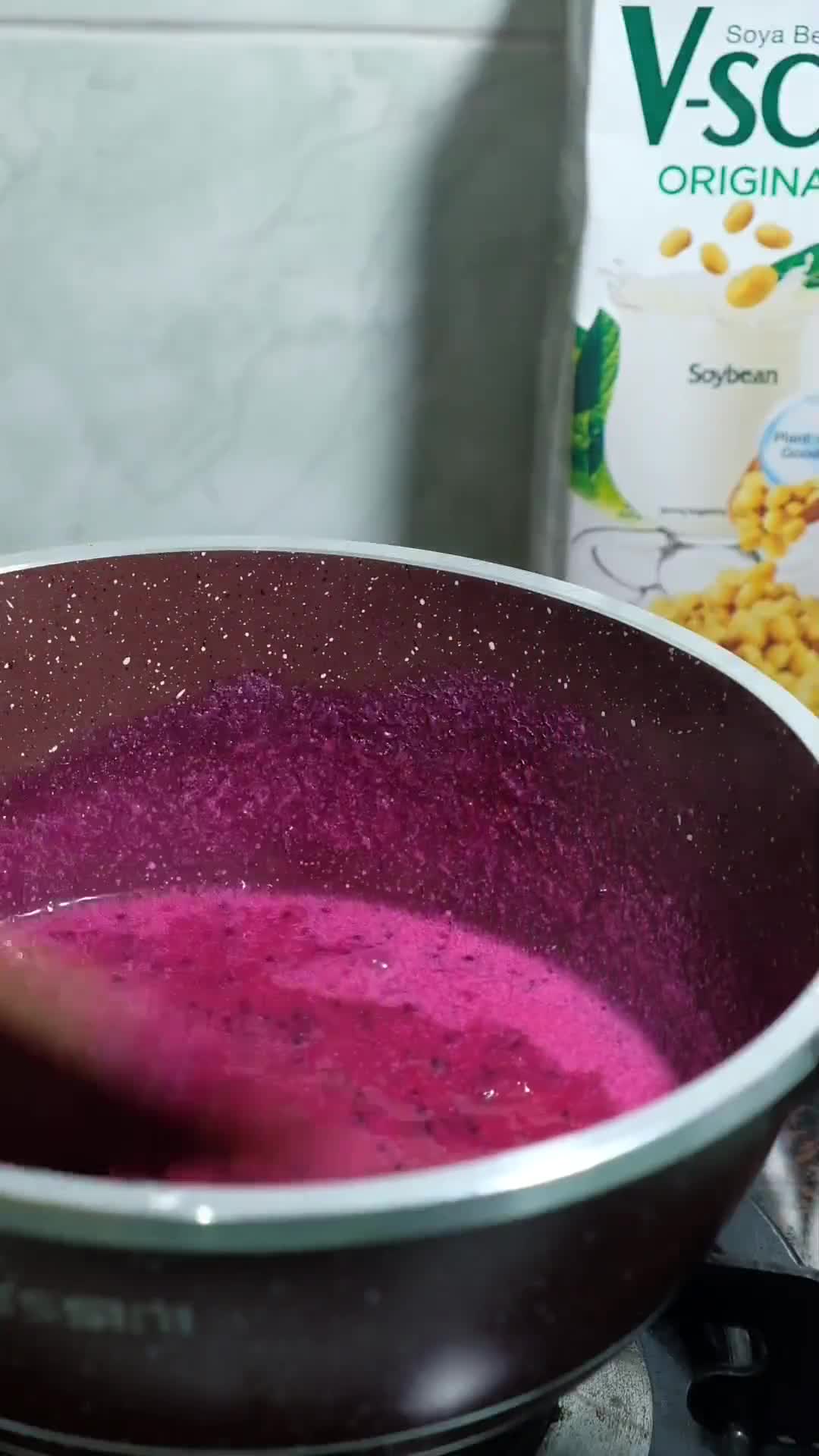 Gambar langkah 5 resipi Panna Cotta Buah Naga Konnyaku Jelly.