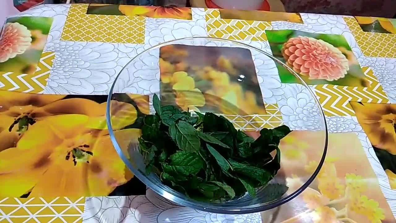 صورة لخطوة 3 من وصفة كوكيز بالنعناع الأخضر ذوق لا يوصف سهلة وسريعة التحضير