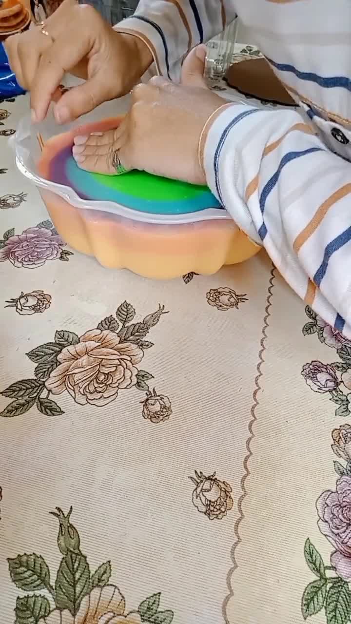 Foto langkah ke 12 dari resep Puding roti tawar pelangi.