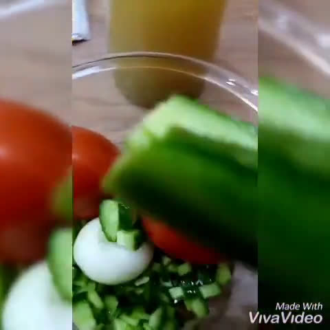 عکس مرحله 1 از دستور سالاد شیرازی 🍅🥒