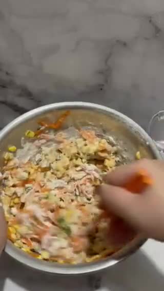 Foto langkah ke 2 dari resep Bakwan jagung wortel udang.