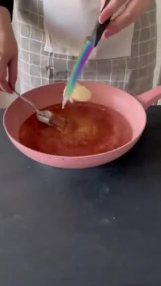 صورة لخطوة 2 من وصفة مكعبات الكراميل (كراميل كيوبس)