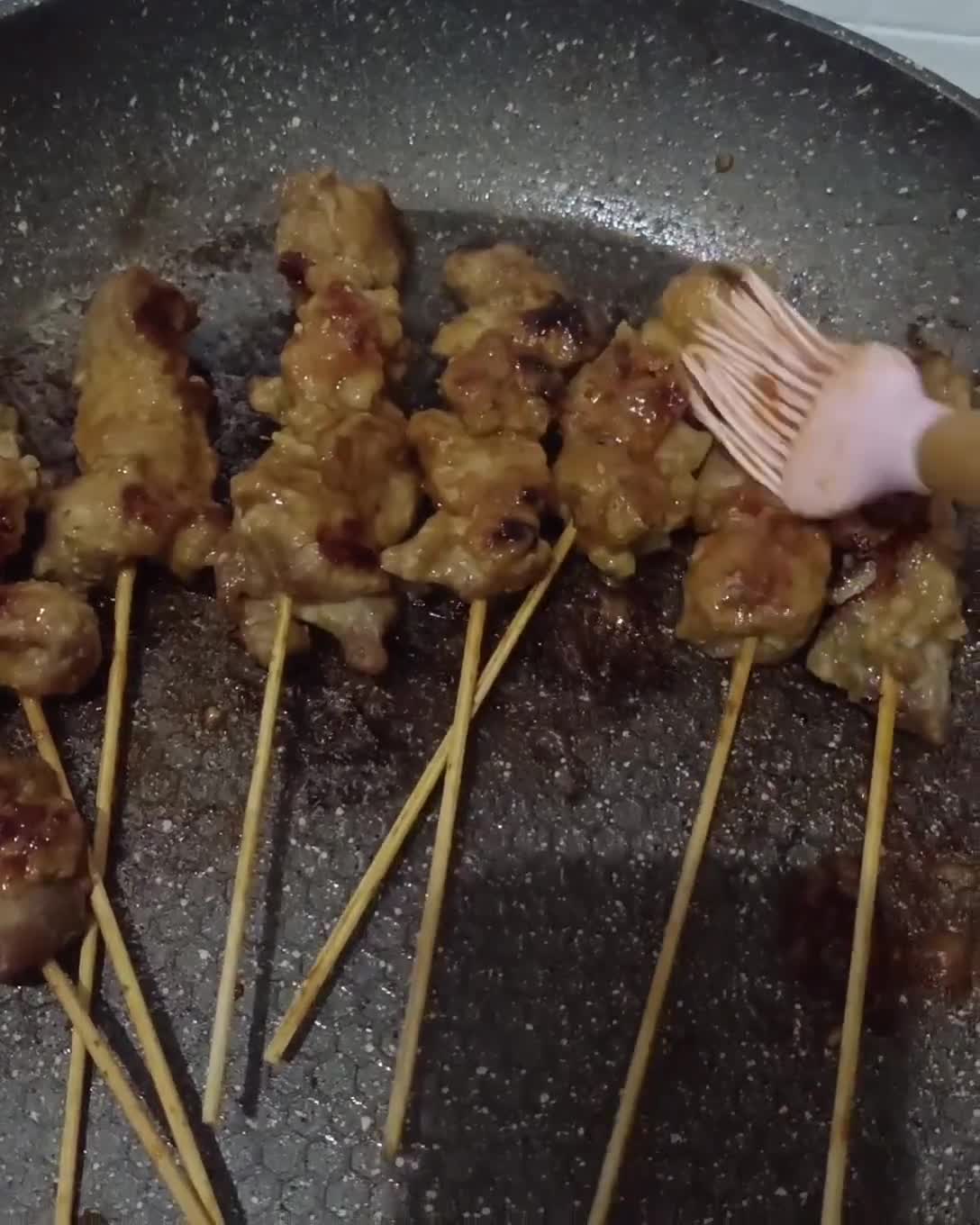Foto langkah ke 4 dari resep Sate Babi Manis🐷.