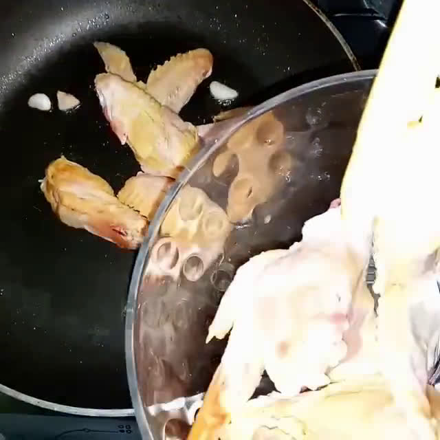 Foto del paso 8 de la receta: Alitas de pollo con salsa holandesa y perejil