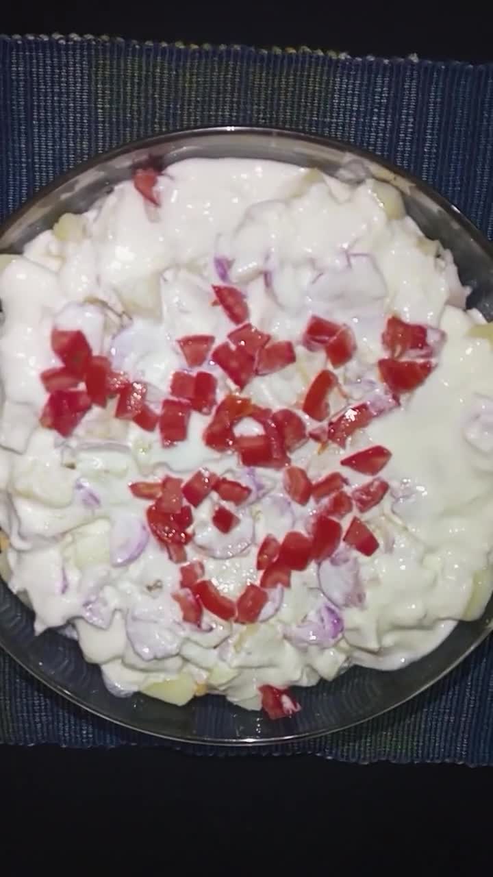 A picture of step 3 of Dahi Phulki+Papri Chana Chat 😋😋😋.