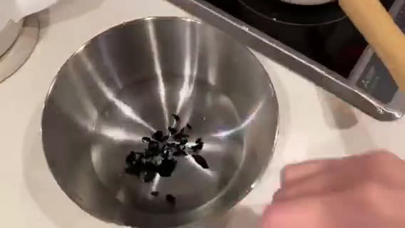 A picture of step 5 of Japanese Authentic Miso Soup.