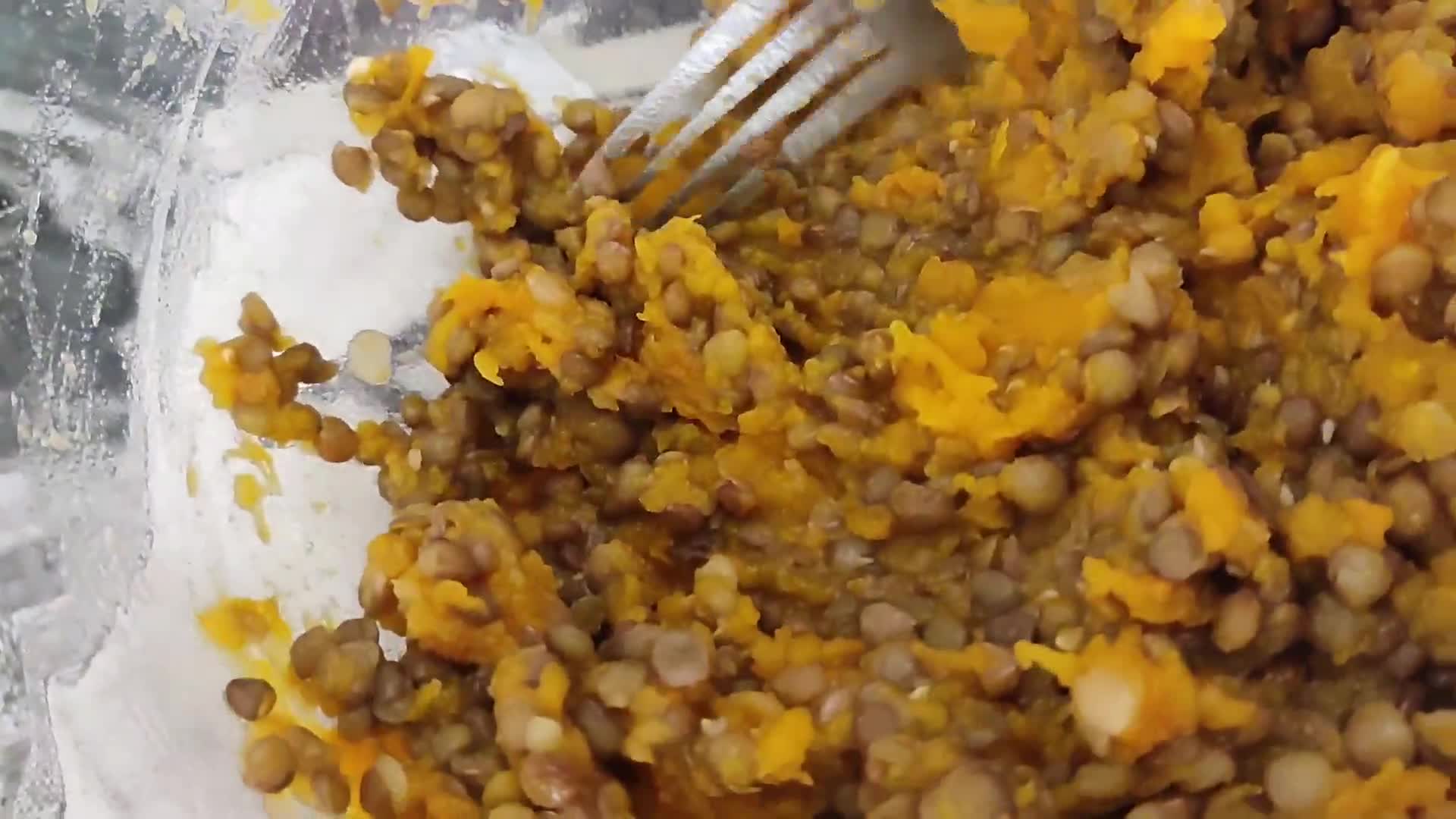 Foto del paso 2 de la receta: Mini burgers de lentejas y calabaza (BLW)