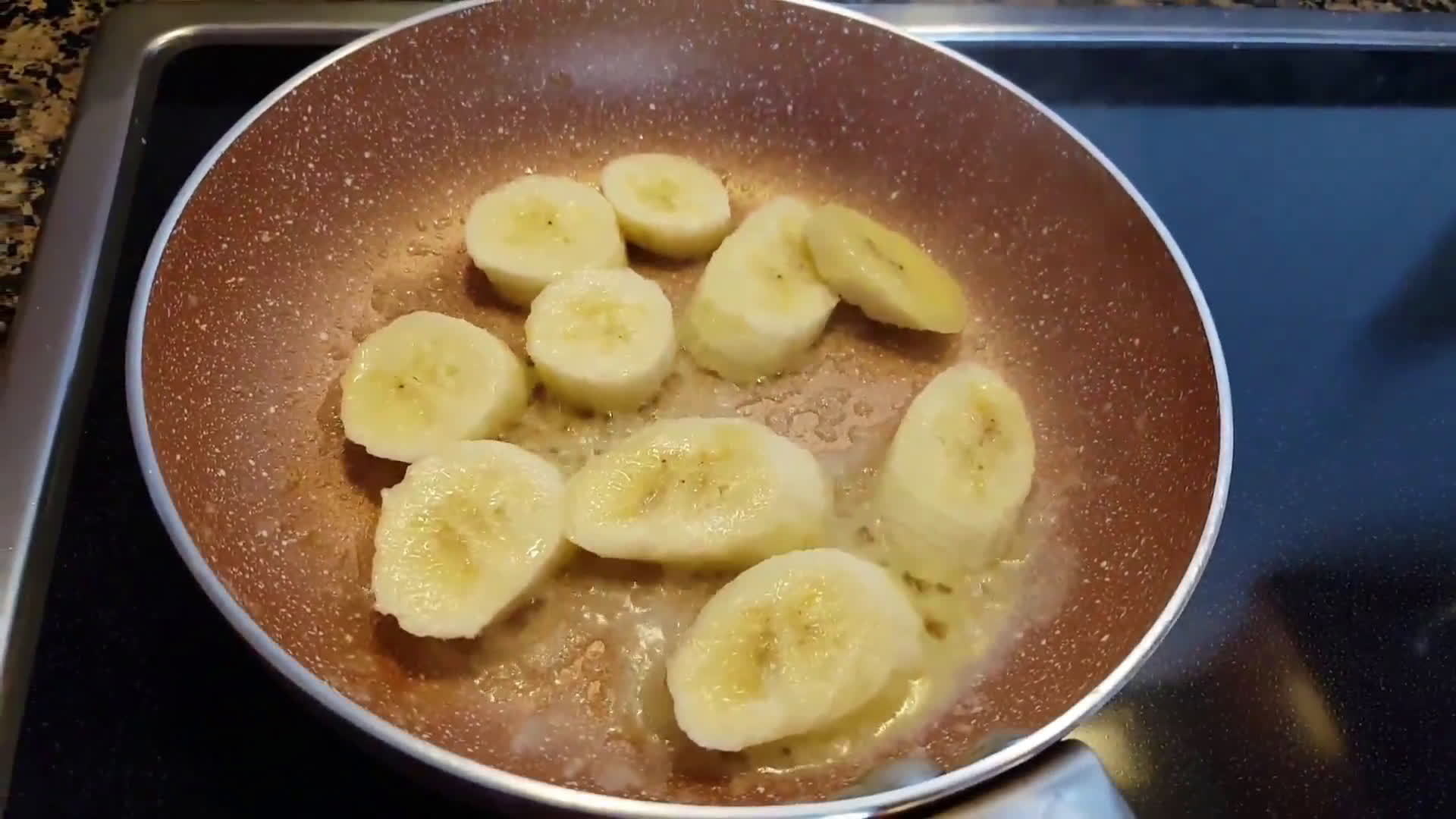 Foto del paso 2 de la receta: Banana al moscatel