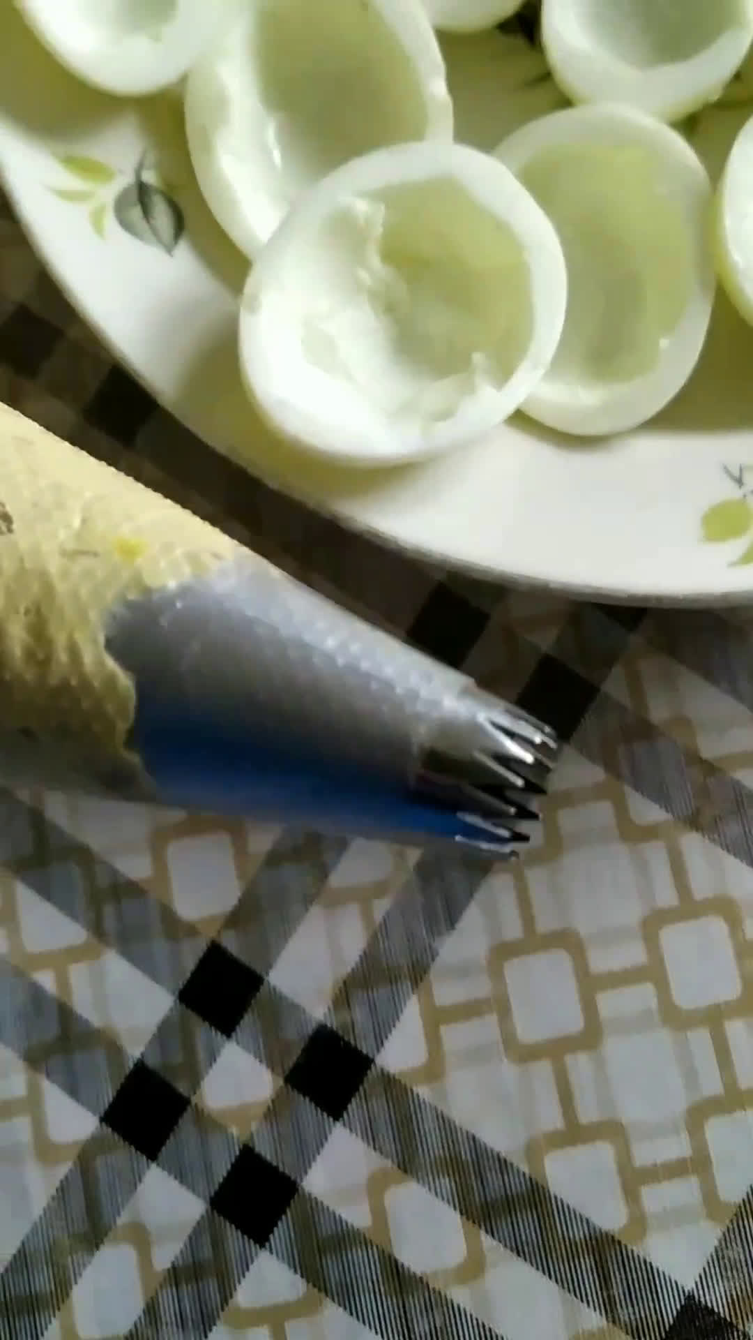 Фото кроку 7 до Фаршированные яйца🥚.