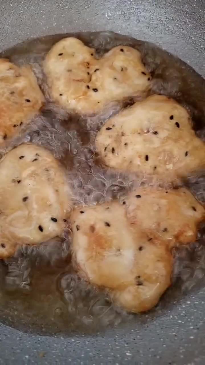 Foto langkah ke 3 dari resep Pisang Goreng Wijen Hitam.