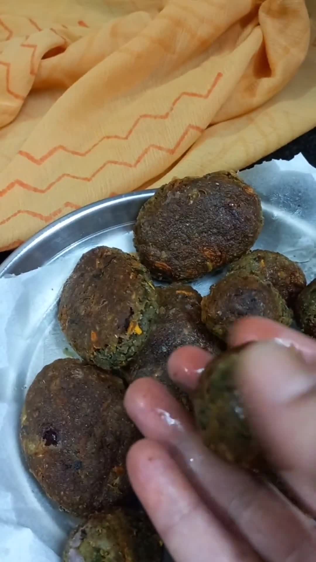 हरे चने का कबाब एण्ड लाॅलीपाॅप (Hare Chane Ka Kabab And Lolipop ki recipe in hindi) रेसिपी चरण 9 फोटो