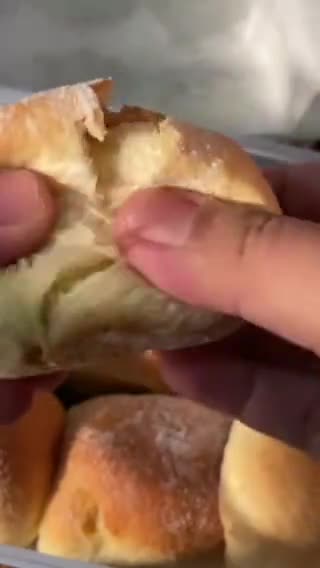 Foto langkah ke 5 dari resep Cream Cheese Dinner Roll.