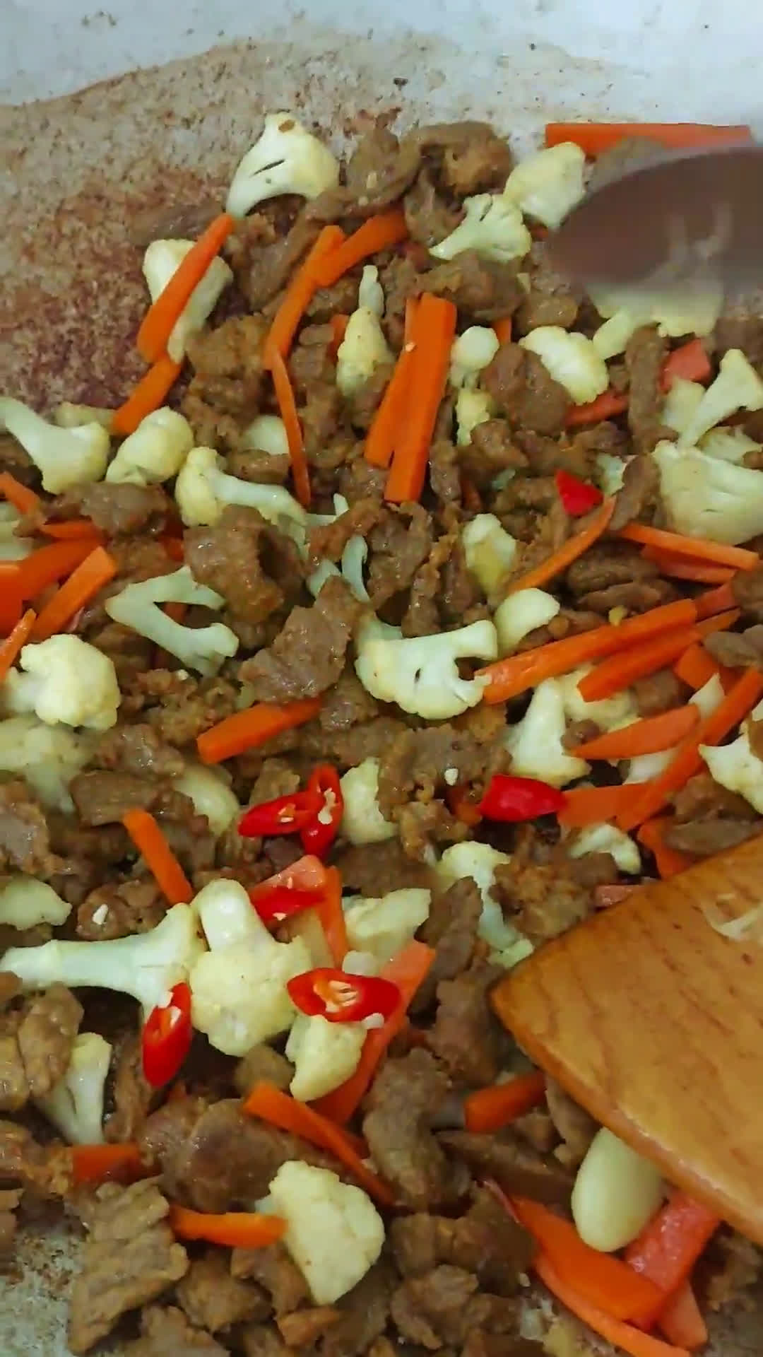Gambar langkah 6 resipi Daging goreng kunyit (berjus).
