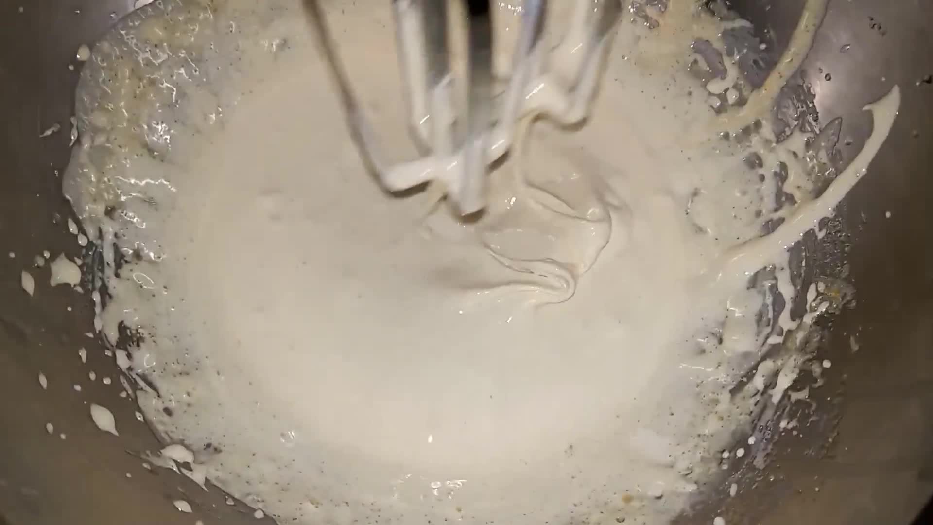 Foto del paso 2 de la receta: Tiramisú fácil con batidora 🥰🥰