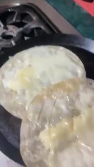Foto del paso 2 de la receta: Quesadillas con chorizo 🐽