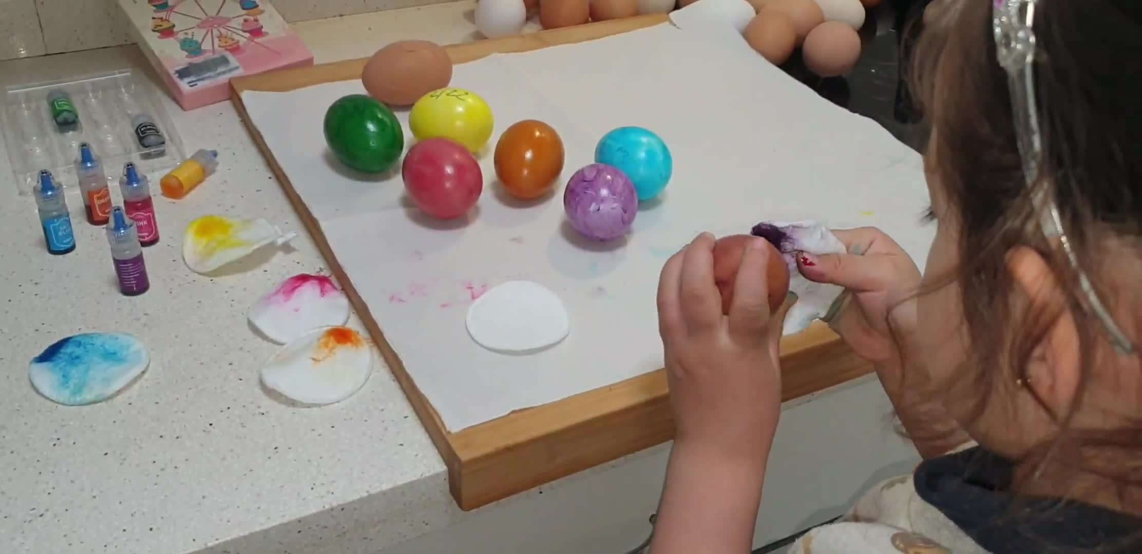 Foto del paso 3 de la receta: Huevos decorados para Pascua