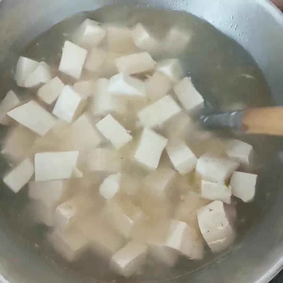 Foto langkah ke 3 dari resep Sup Tahu Putih.