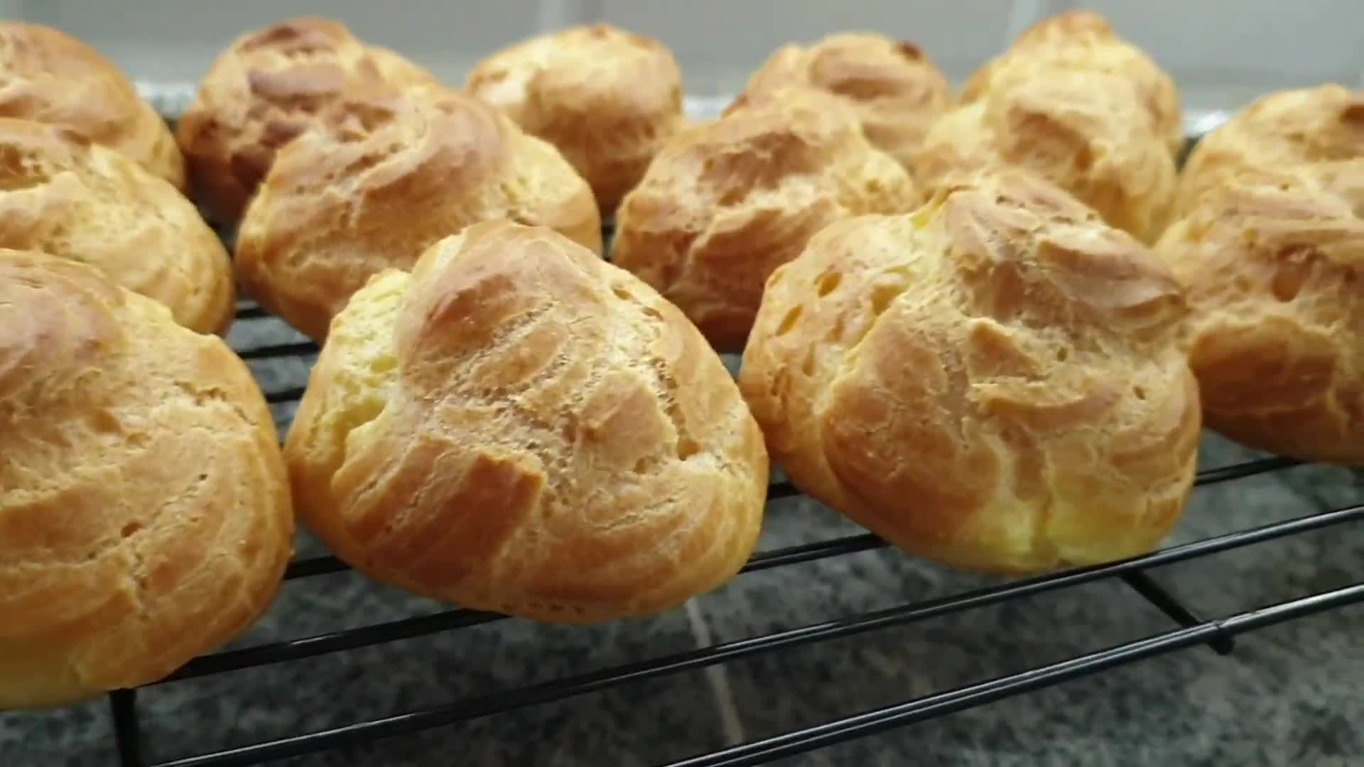 Foto langkah ke 6 dari resep Kue Sus Vla Labu Kuning.