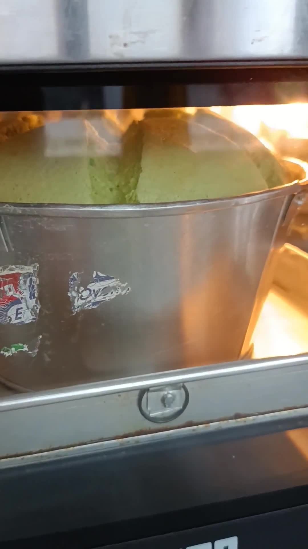 Foto langkah ke 6 dari resep Chiffon Cake Pandan.
