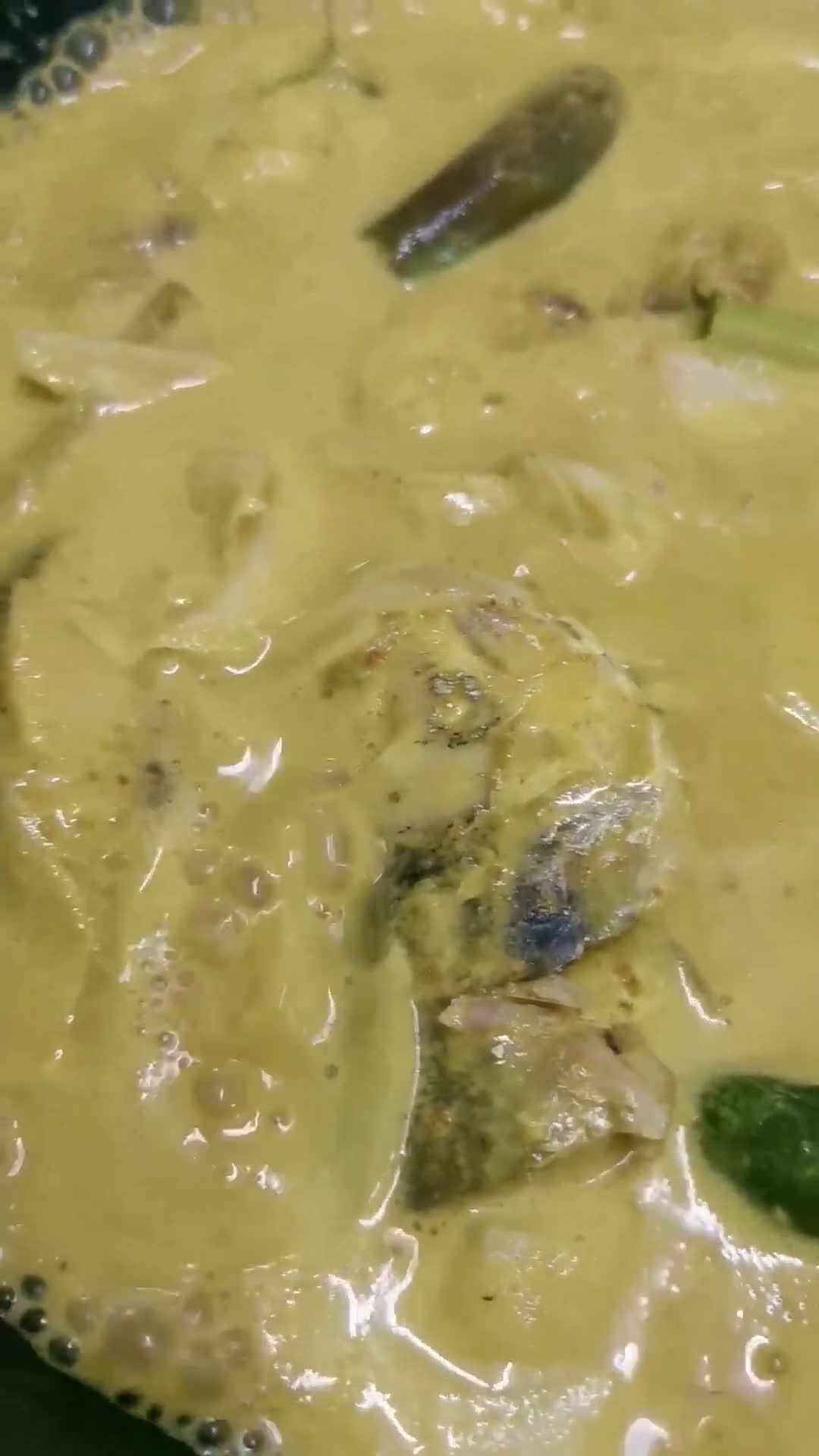Gambar langkah 3 resipi Rebung masak lemak cili api ikan senangin.