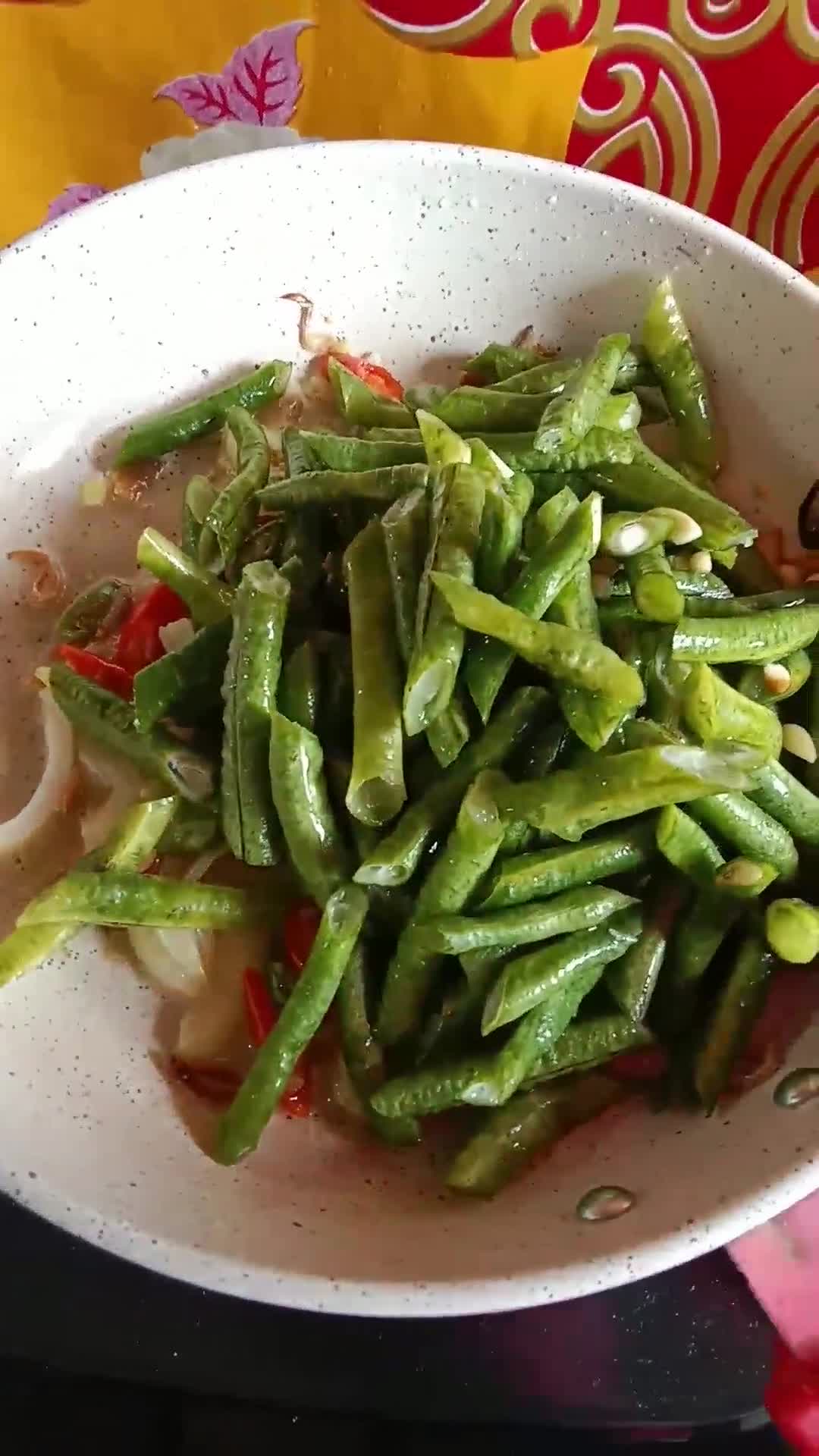 Foto langkah ke 4 dari resep Saus Tiram Kacang Panjang.