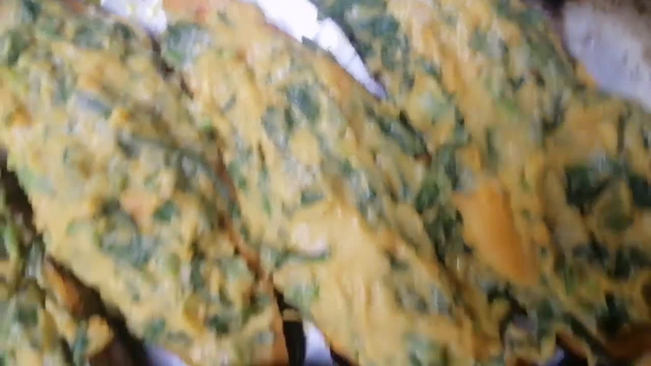 صورة لخطوة 8 من وصفة بطاطا حلوه بالسبانخ طعمها خرافي 🍠🌿