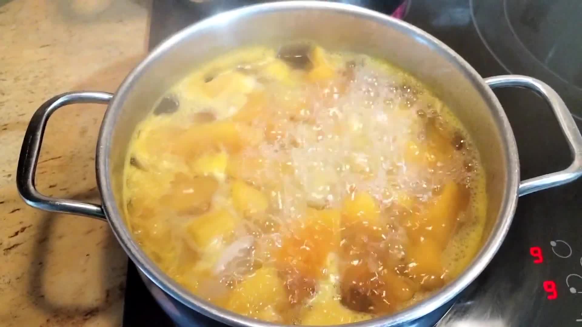 Foto del paso 5 de la receta: Crema de calabaza y zanahoria con rulo de cabra