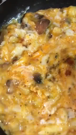 Foto del paso 3 de la receta: Sándwich de arepa con huevo a la Cata 💛