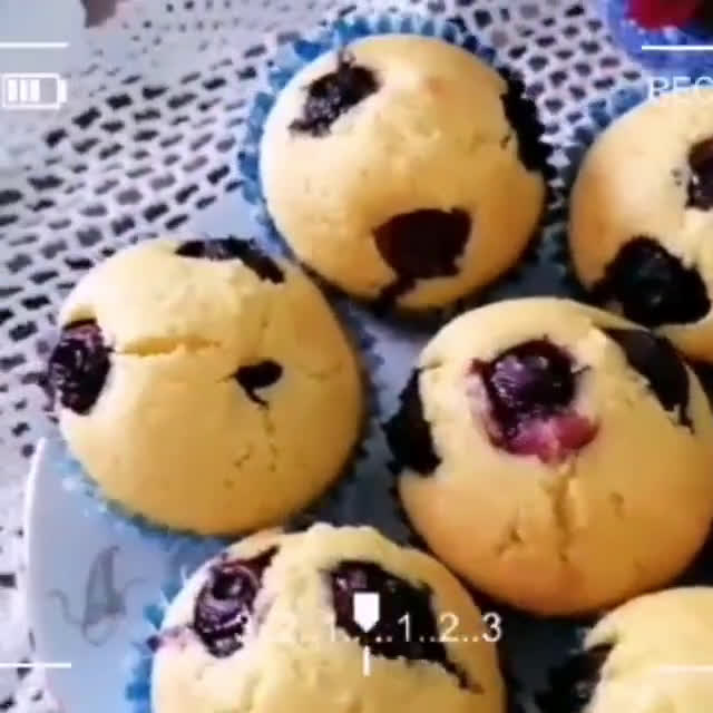 A picture of step 2 of Blueberry Muffins.
