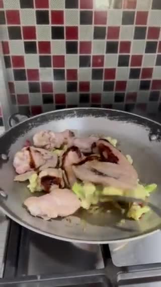 Foto langkah ke 3 dari resep Tumis Ayam Kembang Kol.