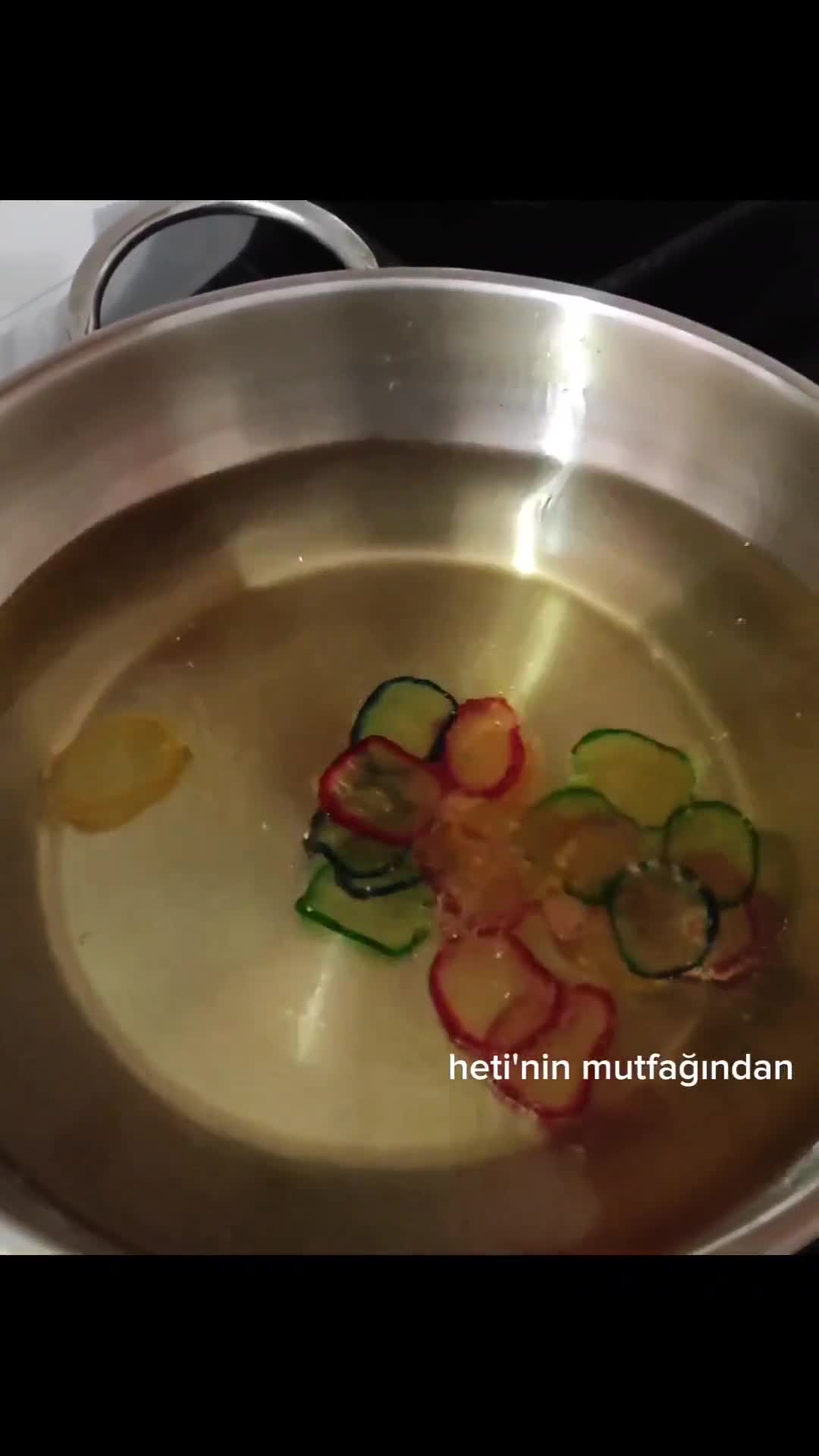 Foto langkah ke 12 dari resep Kerupuk Bawang Warna-warni.