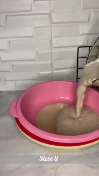 A picture of step 1 of Coconut and date drink.