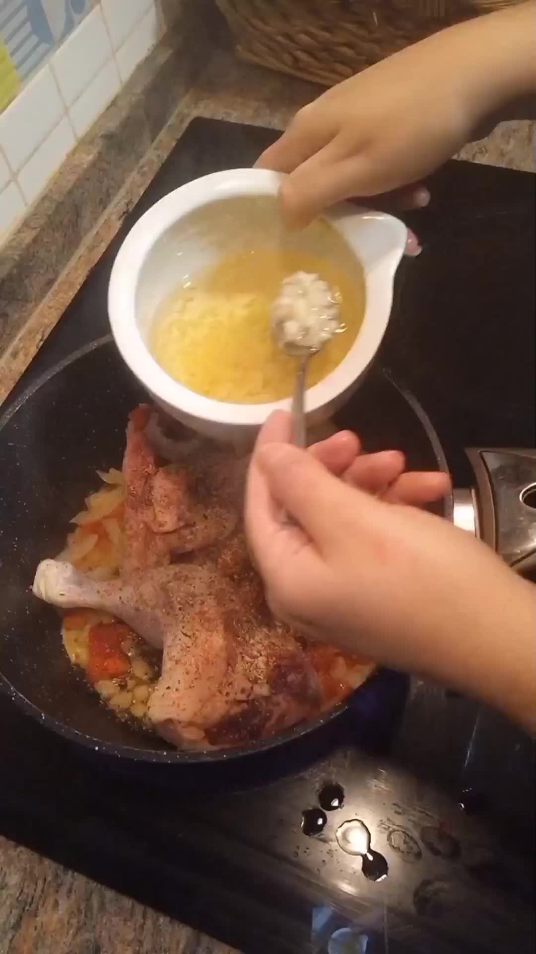 Foto del paso 2 de la receta: Estofado de pollo 🍗