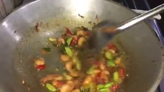 Foto langkah ke 4 dari resep Sambal Udang Pelangi.