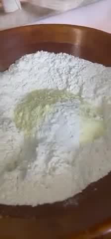 صورة لخطوة 2 من وصفة فطيره بالاعشاب العطريه الجافه