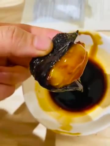 Hình bước làm 6 của món Vào bếp cùng con: bánh khoai tây bọc phô mai chiên (potato mochi) cho ngày mưa hoặc không