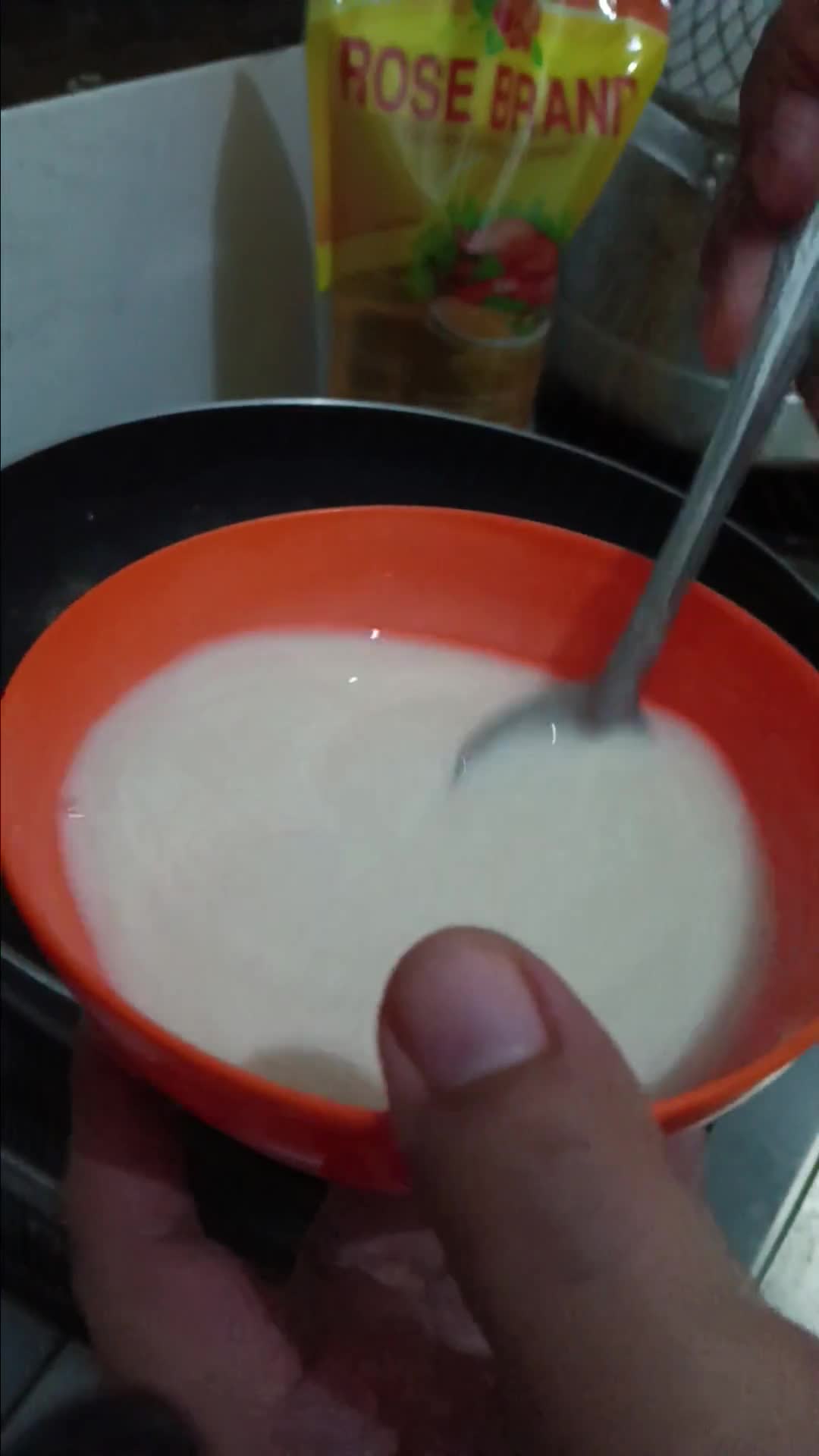 Foto langkah ke 4 dari resep Risoles rogout sayur lipat amplop dan segitiga.