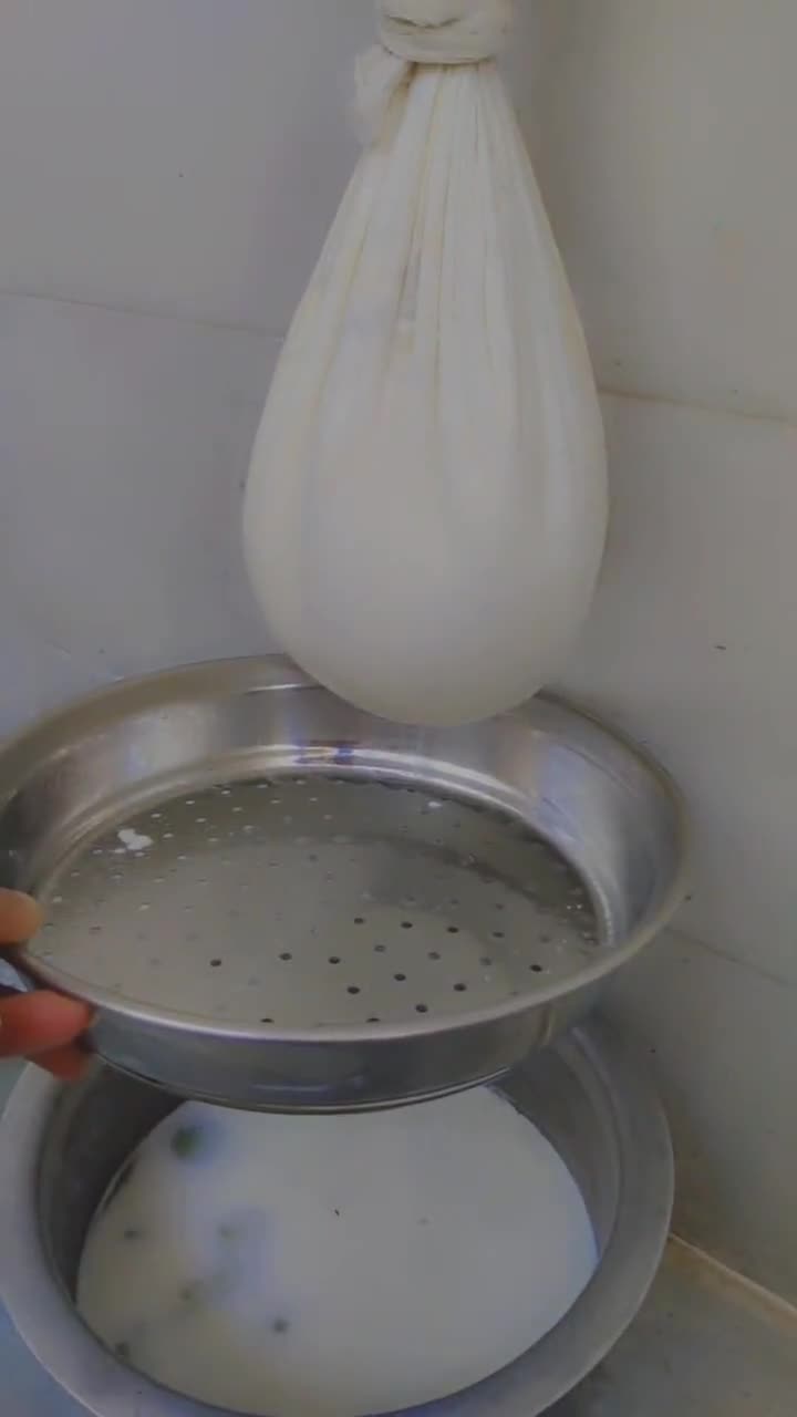 A picture of step 2 of Kesar Elaichi Shrikhand.