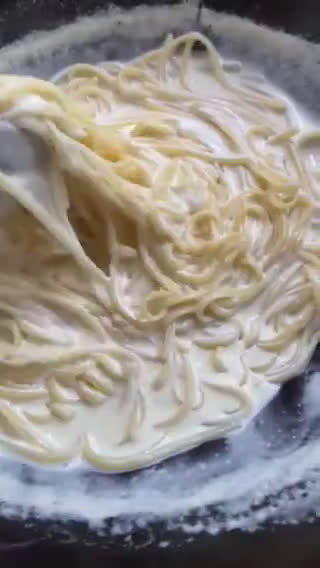 Foto langkah ke 1 dari resep Fettuccine Carbonara.