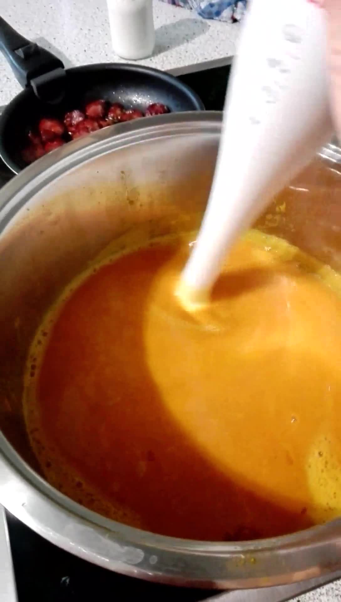 Foto del paso 7 de la receta: Crema de calabaza sin lactosa con chorizo