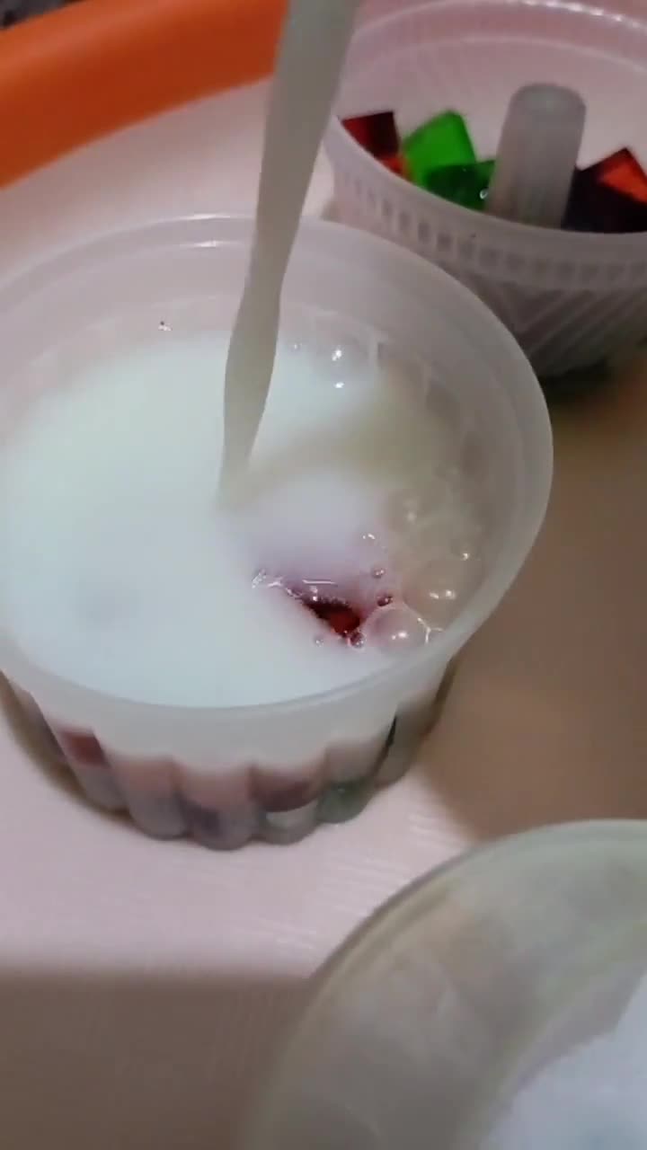 Foto langkah ke 4 dari resep Puding susu yogurt Mozaik simple.