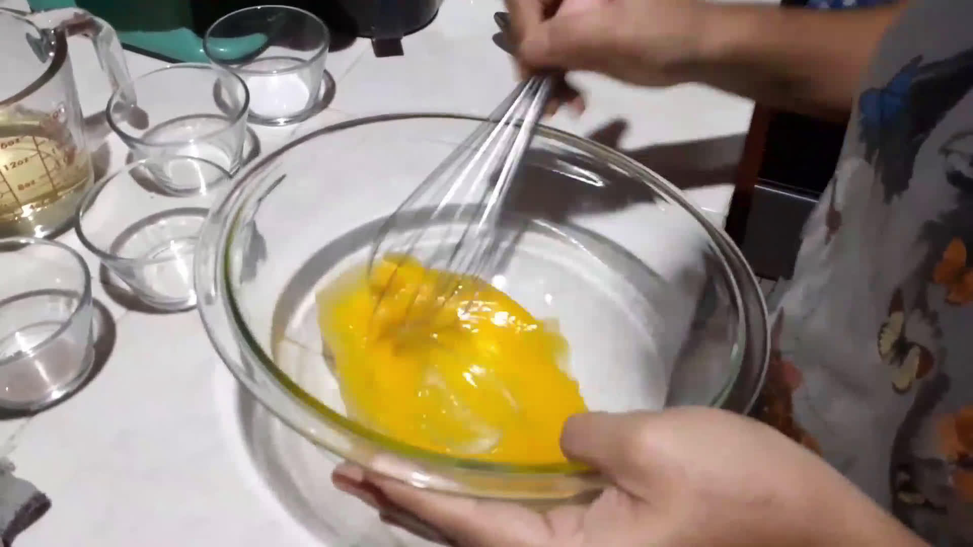 Foto del paso 2 de la receta: Alitas empanizadas de Sabritas acompañada de salsa mayonesa