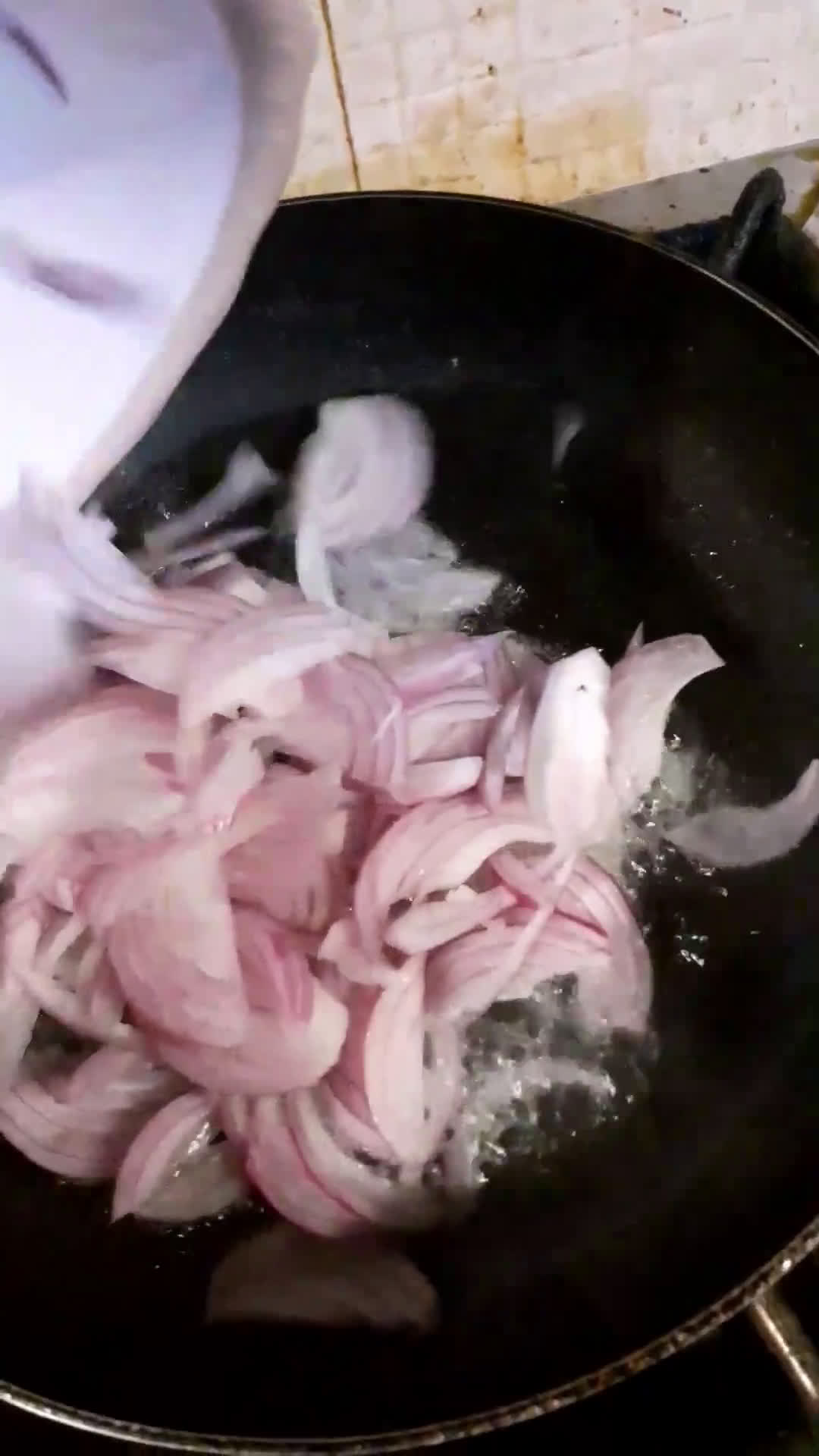 A picture of step 2 of Timatar ki chutney.
