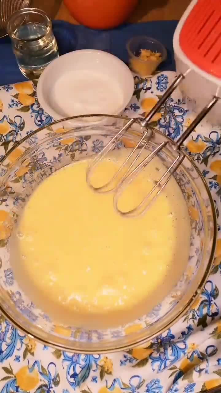 Foto del passaggio 2 della ricetta Torta alle fragole 🍓🍓🍓