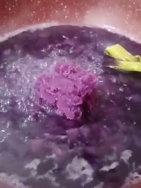 Gambar langkah 3 resipi Bubur Ubi Ungu.